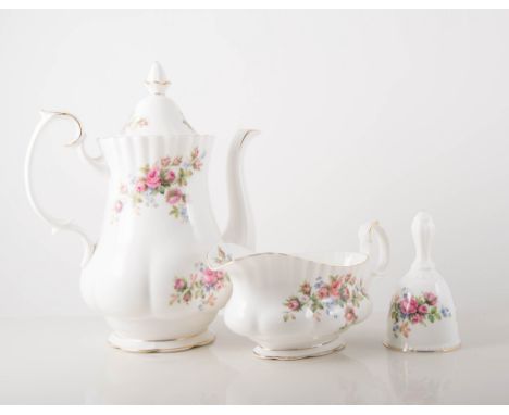 Royal Albert Dinner, tea and breakfast service, "Moss Rose" pattern