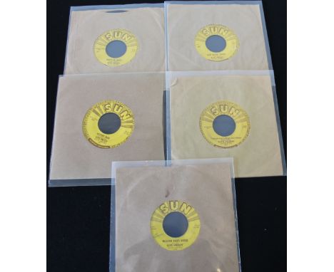 ELVIS - SUN SINGLES - A fantastic opportunity to acquire the 5 singles that Elvis released on Sun- all are the 1st US pressin