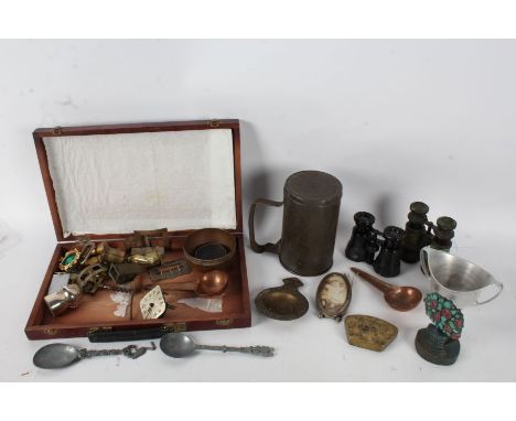 A collection of mixed works of art to include a Chinese seal in the form of a brass bird, binoculars and various metalware (Q
