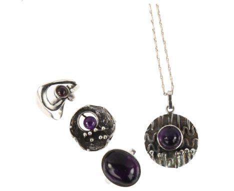 Various Danish silver and amethyst abstract jewellery, comprising pendant necklace and 3 rings, pendant diameter 26.2mm, ring