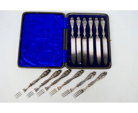 A silver handled knife and fork cutlery set. Set contains 6 x forks and 6 x knives. Only the handles are silver. Each piece m