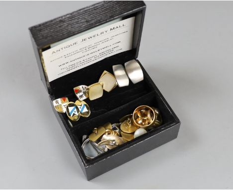 Two 9ct gold gold wedding bands, a pair of 9ct gold cufflinks, five assorted 9ct gold studs, 21.8 grams and other minor cuffl