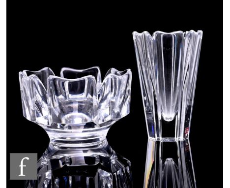 Lars Hellsten - Orrefors - A later 20th Century Swedish flint glass 'Corona' bowl/candleholder, of circular form with crenell