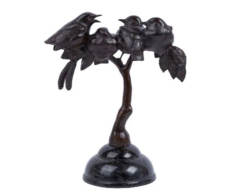 ISCHINGER, HANS (1891-1927) "Spatzengruppe auf einem Erlenzweig" Bronze, dunkel patiniert, sign., Serpentinsockel, H: 32,5 cm