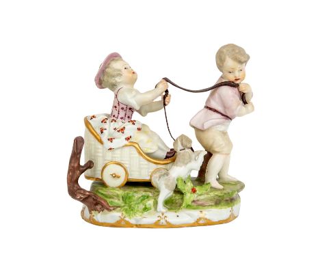 KAISERLICHE PORZELLANMANUFAKTUR WIEN "Kinderszene" Um 1765 Porzellan, Mädchen mit Peitsche in Kinderwagen wird von einem Knab