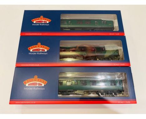 Bachmann OO Gauge 3x BR Green Coaches New Ex Shop Stock