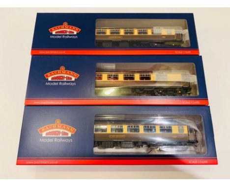 Bachmann OO Gauge 3x Umber &amp; Cream Pullman Coaches with Lights New Ex Shop Stock