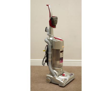 Vax Power Pet 5 2200W vacuum cleaner (This item is PAT tested - 5 day warranty from date of sale)   Condition Report   Click 