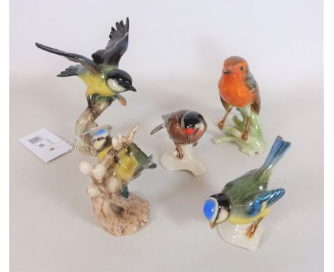 Goebel Robin sculpture, Goldfinch and three other Goebel bird sculptures (5)   Condition Report   Click here for further imag