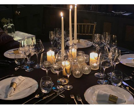 1880 SAVOUR - PRIVATE DINNER FOR SIX WITH WINE
A private dinner for 6 persons at 1880 Savour
Enjoy Chef Colin Buchan's creati