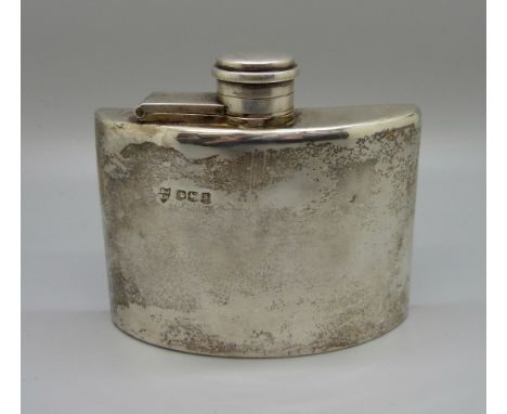 A silver spirit flask, Sheffield 1918, 123g, marked 1/4 PT 