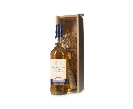 ST MAGDALENE 1982 BERRYS ' OWN SELECTION Single Malt Scotch Whisky Drawn from cask no. 2222, bottled 2009. 70cl, 46% volume, 
