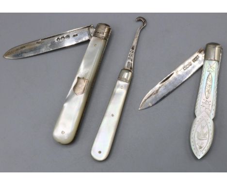 Victorian hallmarked silver folding button hook with mother of pearl handle, by Villiers &amp; Jackson Sheffield 1897, an Edw