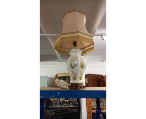 An oriental style urn table lamp, COLLECT ONLY