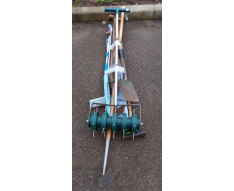 A bundle of garden tools including lawn including lawn airer, COLLECT ONLY