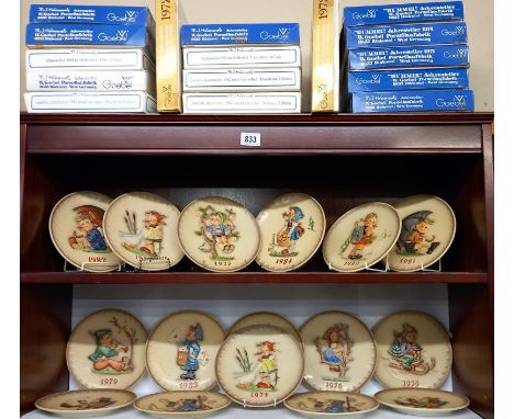 16 boxed Goebel/Hummel collectors plates