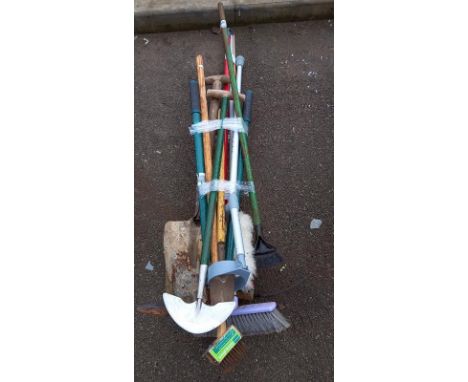 A bundle of garden tools, COLLECT ONLY