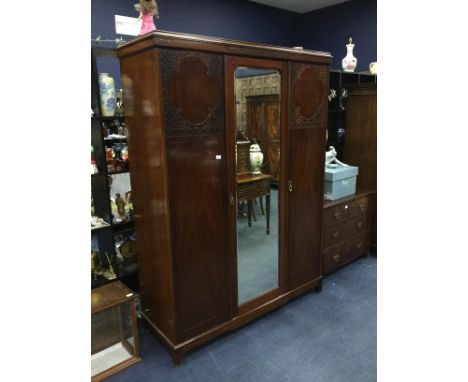 20TH CENTURY MAHOGANY MIRROR DOOR WARDROBE, 147cm wide