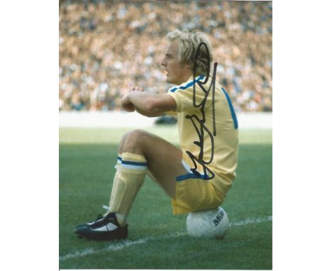 Terry Yorath 10x8 colour photo seen here playing for Leeds united. Terry Yorath is a former footballer and has been a manager