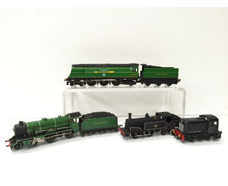 HORNBY 3 x SR/BR(S) Locomotives and an 0-4-0DS - R866SR Malachite Green Battle of Britain 4-6-2 'Fighter Command' with Golden