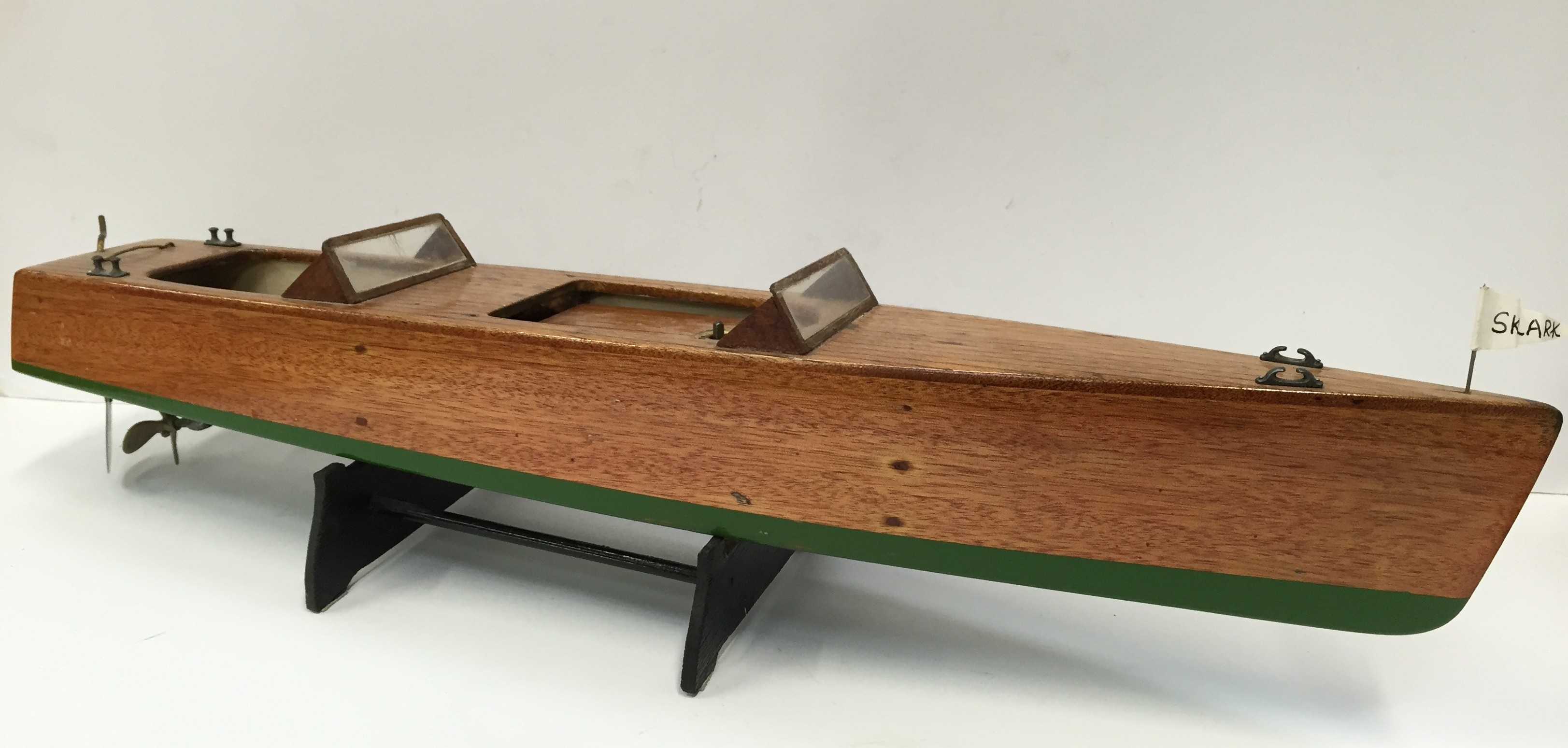 Kellner clockwork wooden speed boat, c.1930's natural wood