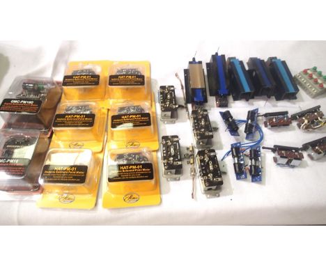Selection of twenty five assorted point motors, including two Gaugemaster PM10, six Hattons PM01. All new in packets, plus SE