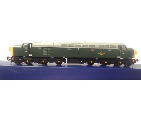 OO scale Bachmann 32-477, class 40 D325, green Late Crest. In excellent condition, no paperwork and box outer sleeve. P&amp;P