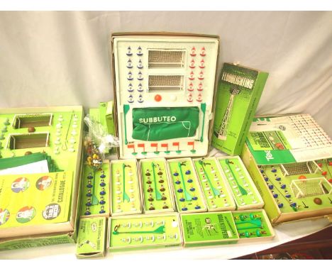 Mixed Subbuteo items. P&amp;P Group 3 (£25+VAT for the first lot and £5+VAT for subsequent lots) 