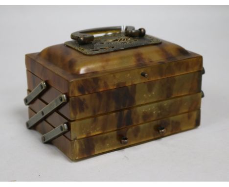 A Chinese tortoiseshell and horn trinket box, early 20th century