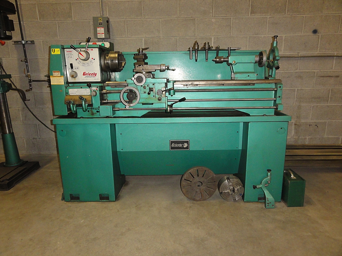 Grizzly Gap Bed Lathe, Mdl G4016, 13.5" x 40", 19" Swing over Gap, 1.57