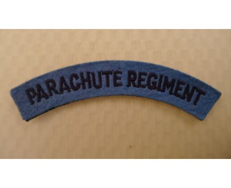 WW2 An original British Airborne Forces embroidered cloth Parachute Regiment shoulder title. This original WW2 Parachute Regi