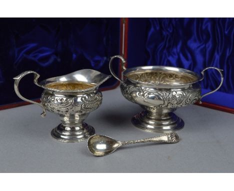 A BOXED SILVER SUGAR SET, Birmingham 1904 