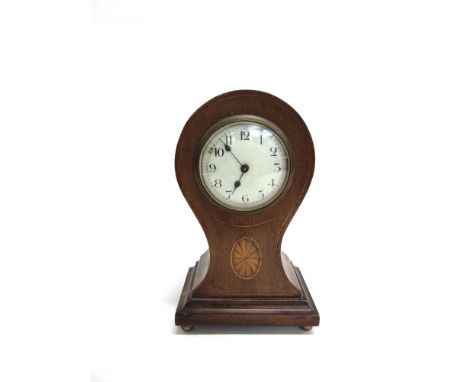 AN EDWARDIAN MAHOGANY BALLOON CASED MANTLE CLOCK  with parquetry inlaid decoration, 21cm high