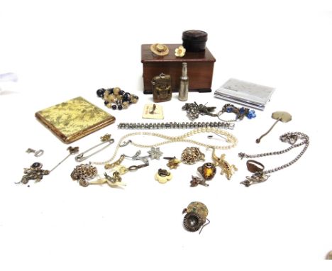 A COLLECTION OF EARLY 20TH CENTURY AND LATER COSTUME JEWELLERY AND WATCHES including; two butterfly wing rectangular brooches