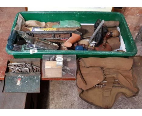 QTY OF VINTAGE HAND TOOLS