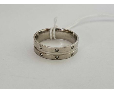 PLATINUM & DIAMOND RING 5g, SIZE 'R'