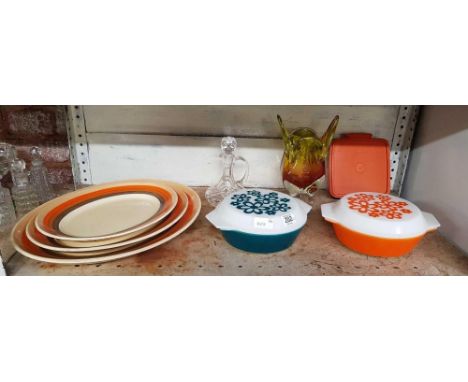 SHELF WITH 3 OVAL MEAT PLATES BY NEWPORT POTTERY, SMALL DECANTER, 2 OVEN DISHES & A GLASS VASE