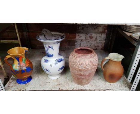 SHELF WITH 4 VARIOUS VASES