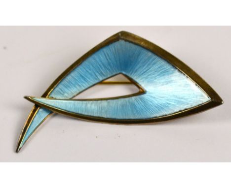 A Norwegian 925 grade silver and blue guilloche enamel decorated brooch of abstract form, width 5cm. CONDITION REPORT: Light 