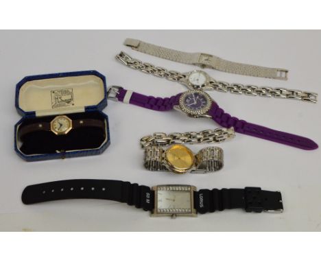 A group of various watches to include a 9ct yellow gold cased example, the mother of pearl circular dial set with Arabic nume