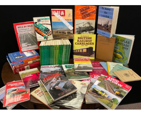 Books - Ferroequinology - Train and Railway reference - Scale Railway modelling to-day, by Edward Beal;  tender engines, set 
