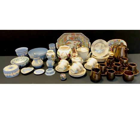 Ceramics - a collection of Wedgewood blue Jasperware including a water jug, a circular bowl, trinket dishes etc; a Japanese E