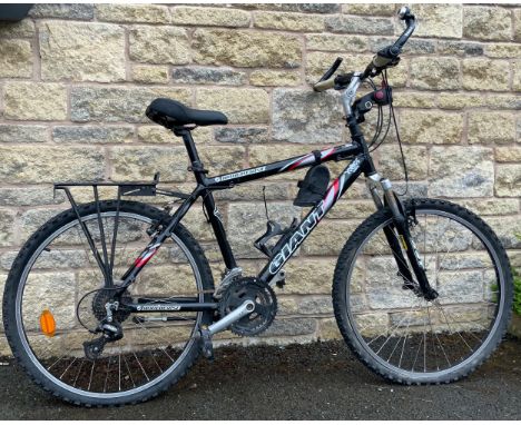 A Giant Boulder SE hard-tail mountain bike. 