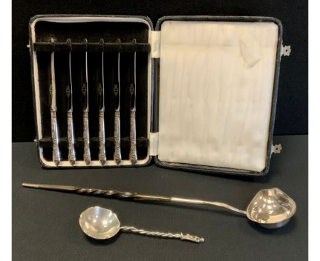 A Victorian silver spoon, pierced bowl back, London 1883;  cased set six silver hafted kings pattern knives;  silver plated t