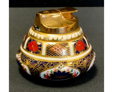A Royal Crown Derby 1128 pattern table lighter 