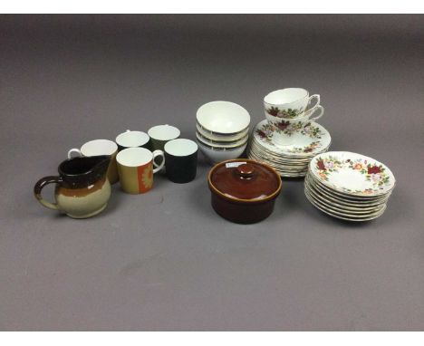 COLLECTION OF TEA AND DINNER WARE,including Susie Cooper, Royal Worcester, Royal Doulton, Grays and Royal Sutherland
