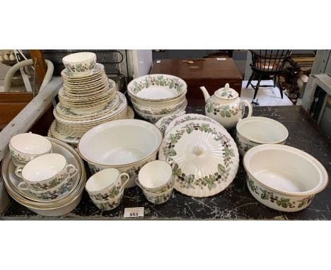 Royal Worcester Lavinia dinner service, condition requests and additional images will not be given for lots in this sale.