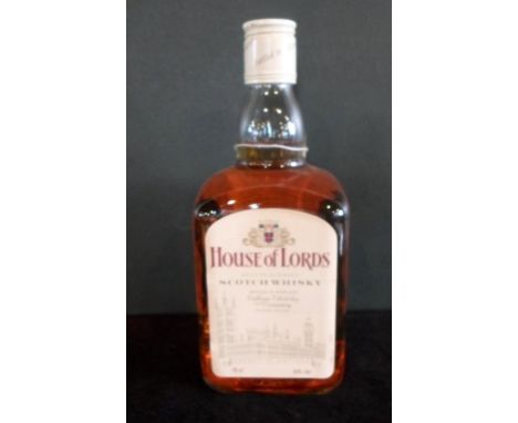 A bottle of House of Lords De Luxe Blended Scotch Whisky, 70cl, 40% vol.