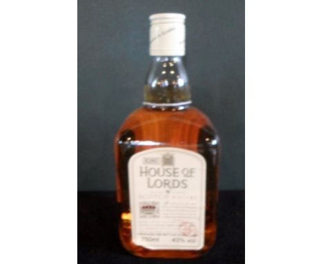 A bottle of House of Lords De Luxe Blended Scotch Whisky, bottled in the 1980's, 75cl, 43% vol.