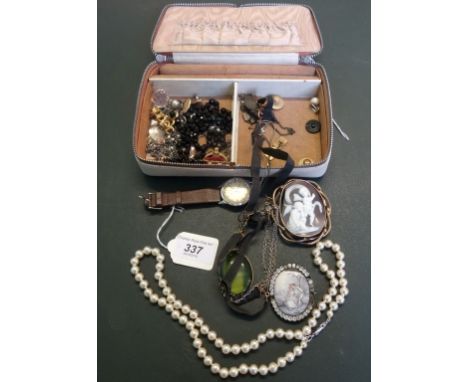 A mixed lot of jewellery and other items to include: a shell cameo brooch, an oval portrait miniature, a pearl necklace, a Mo